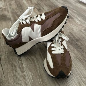 NEW BALANCE 327 Unisex W8.5/M7. Dark Earth Mushroom
